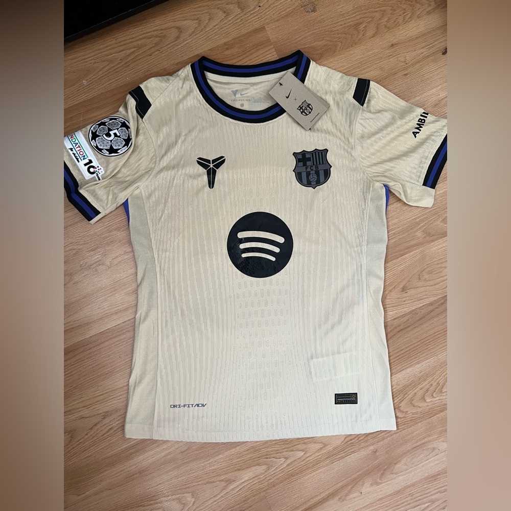 FC Barcelona 2025/26 Kobe “Mamba” Away Jersey NWT